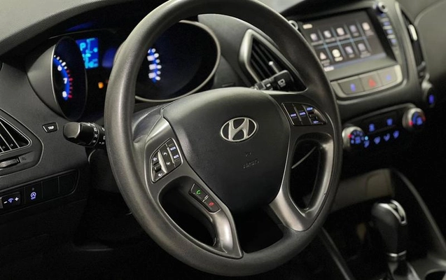 imagem-https://www.socarrao.com.br/sc-vehicle-images-prod/2011006/1780944874235-7907518_12_B_7ca363bcae.jpeg