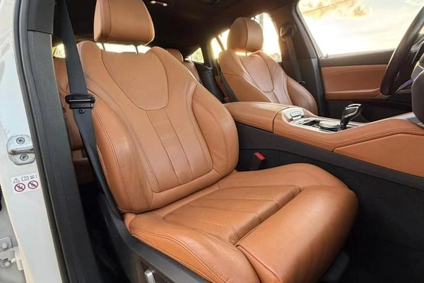 imagem-https://www.socarrao.com.br/sc-vehicle-images-prod/2011249/1780945353371-8077434_12_B_971c0f18ad.jpeg
