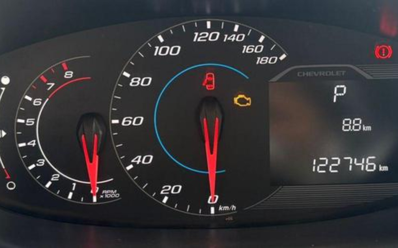 imagem-https://www.socarrao.com.br/sc-vehicle-images-prod/2011264/1780945412589-NzkyNzE5NF81X0JfOGI2YWI4M2RlYy5qcGVn.jpeg