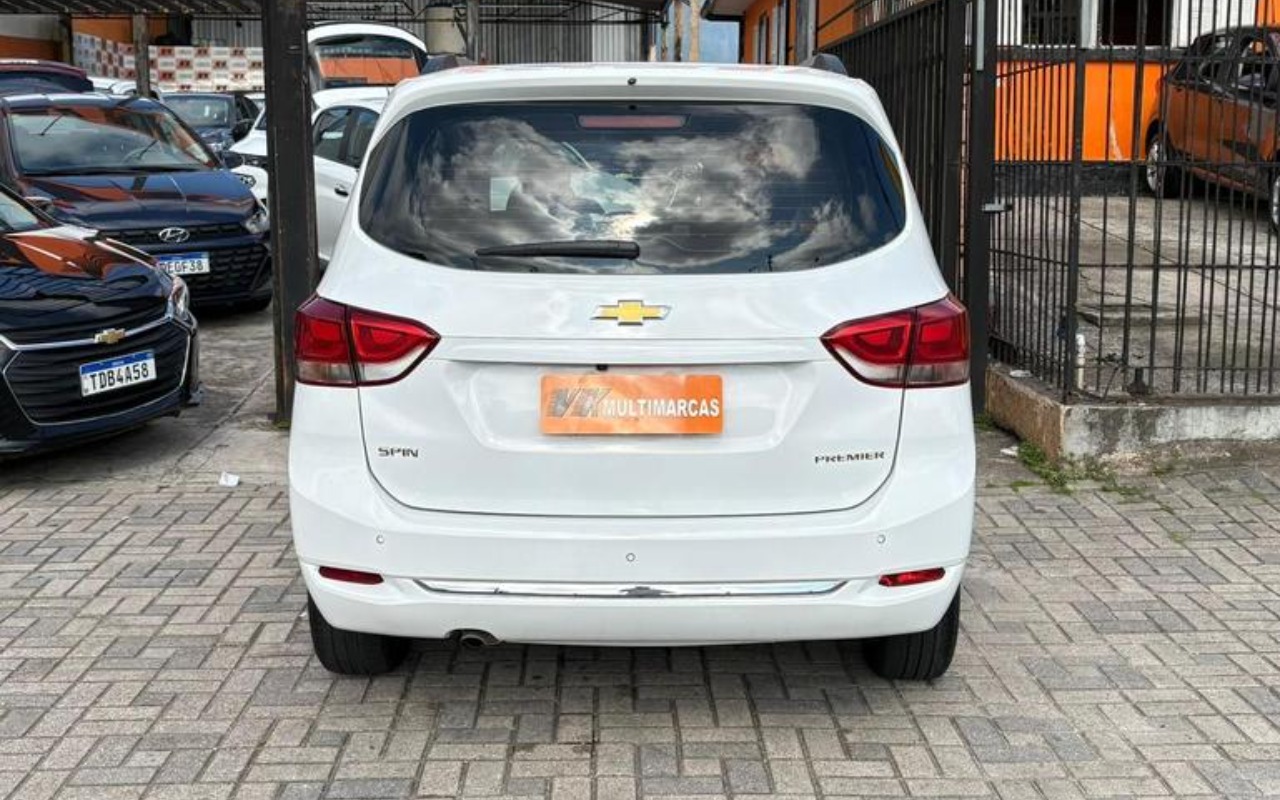 imagem-https://www.socarrao.com.br/sc-vehicle-images-prod/2011264/1780945413417-NzkyNzE5NF8xMV9CX2ZlOTdlY2E0Y2QuanBlZw.jpeg