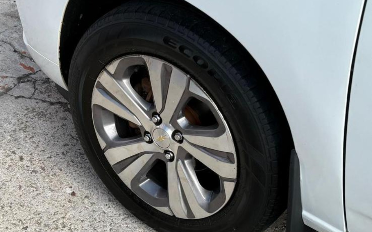 imagem-https://www.socarrao.com.br/sc-vehicle-images-prod/2011264/1780945413664-NzkyNzE5NF8xMV9CXzk1MWY4NWZhNWEuanBlZw.jpeg