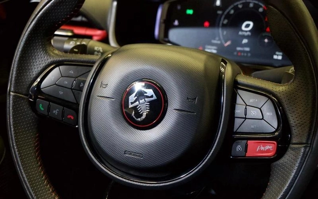imagem-https://www.socarrao.com.br/sc-vehicle-images-prod/2012008/1787663553566-8166710_0_B_c5b244e2f8.jpeg