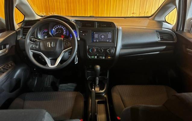 imagem-https://www.socarrao.com.br/sc-vehicle-images-prod/2012130/1788270786180-gb-ca7bd47.jpeg