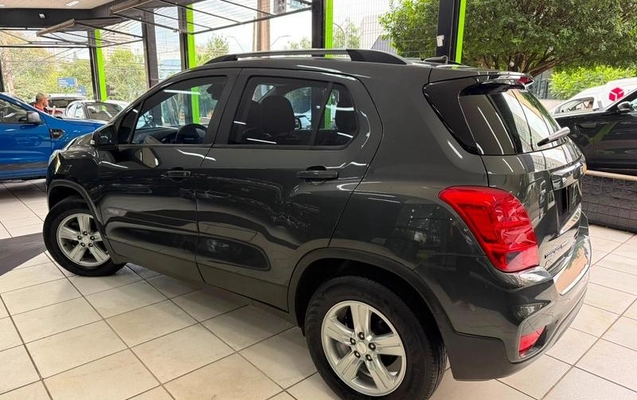 imagem-https://www.socarrao.com.br/sc-vehicle-images-prod/2012270/1788623936937-8010837_1_B_9a1b5fd518.jpeg