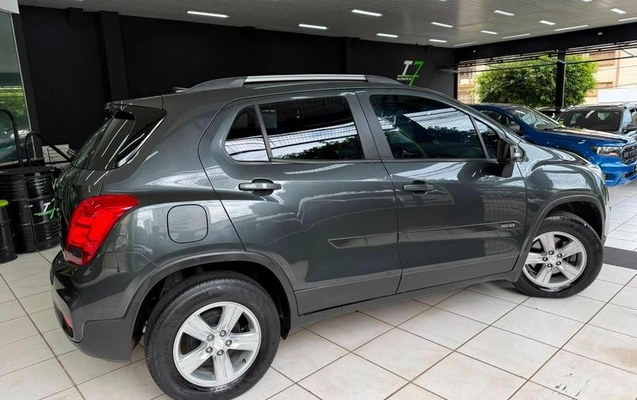 imagem-https://www.socarrao.com.br/sc-vehicle-images-prod/2012270/1788623936940-8010837_3_B_de3227eb36.jpeg