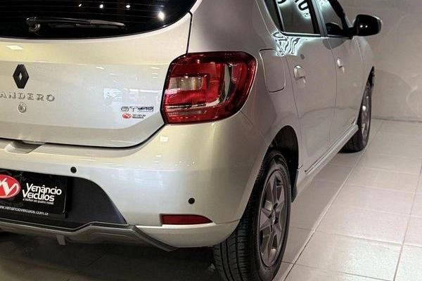 imagem-https://www.socarrao.com.br/sc-vehicle-images-prod/20127/1784054540624-7157498_22_B_5ed5185792.jpeg