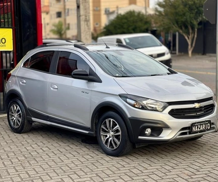 Chevrolet Onix 2017 Prata — foto 1 de 3