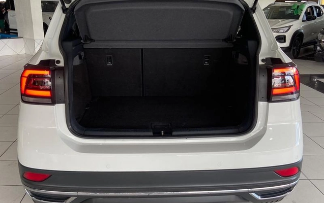 imagem-https://www.socarrao.com.br/sc-vehicle-images-prod/2012828/1789664904959-8164988_13_B_1d2025fbf8.jpeg