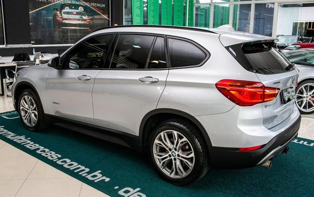 imagem-https://www.socarrao.com.br/sc-vehicle-images-prod/2012912/1785335399941-8167168_4_B_540e53938d.jpeg