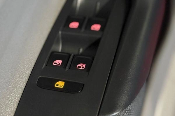 imagem-https://www.socarrao.com.br/sc-vehicle-images-prod/20138/1784054531611-7294011_3_B_6ce1ae14de.jpeg