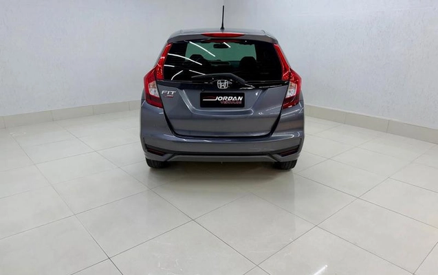 imagem-https://www.socarrao.com.br/sc-vehicle-images-prod/2013926/1783457649114-8167515_7_B_e021a7f7fc.jpeg