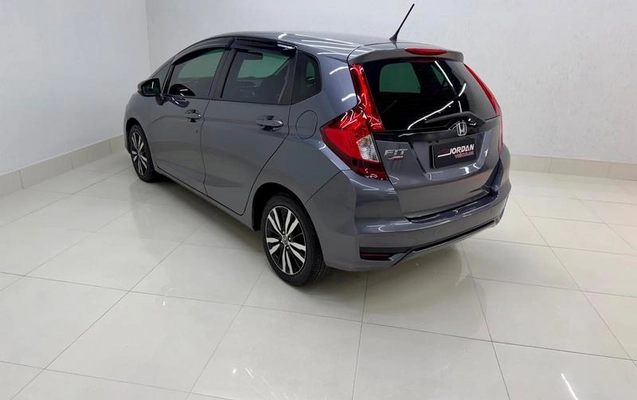 imagem-https://www.socarrao.com.br/sc-vehicle-images-prod/2013926/1783457649114-8167515_8_B_ce5bc1085f.jpeg