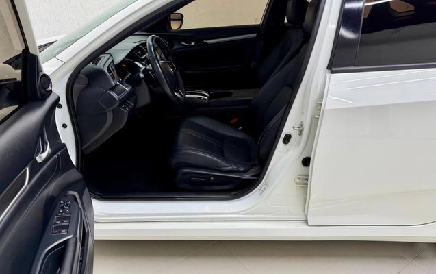 imagem-https://www.socarrao.com.br/sc-vehicle-images-prod/2014052/1785769292987-8167543_15_B_a0bb68cef5.jpeg