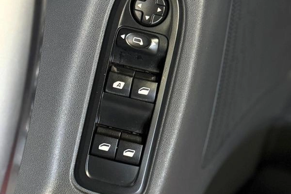 imagem-https://www.socarrao.com.br/sc-vehicle-images-prod/20147/1784990661021-7370975_10_B_ec4386e465.jpeg