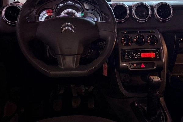 imagem-https://www.socarrao.com.br/sc-vehicle-images-prod/20147/1784990661037-7370975_7_B_09555781b2.jpeg