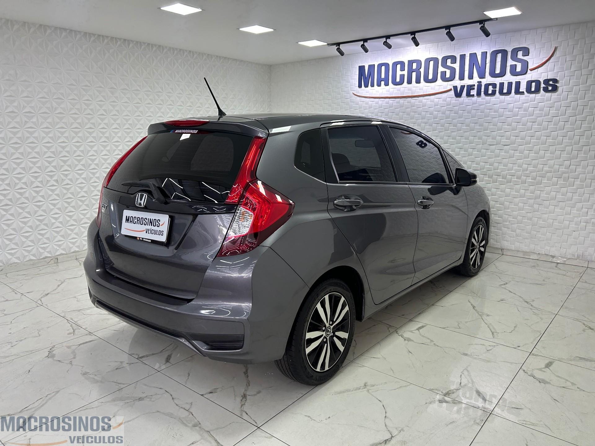 imagem-https://www.socarrao.com.br/sc-vehicle-images-prod/20157/1769988099755-7212302OR_1767971228_27_770.jpg