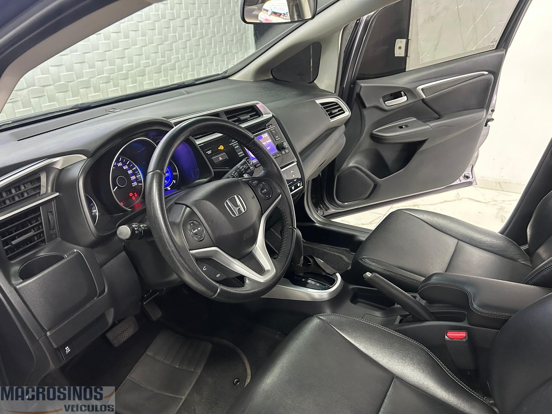 imagem-https://www.socarrao.com.br/sc-vehicle-images-prod/20157/1769988099755-7212302OR_1767971228_29_250.jpg