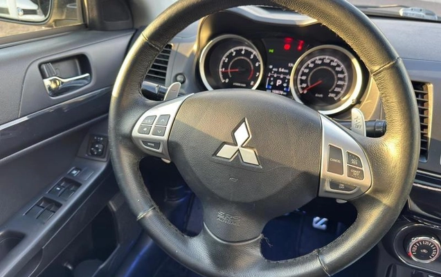 imagem-https://www.socarrao.com.br/sc-vehicle-images-prod/2025571/1787167211048-8167345_2_B_e04cfd94e5.jpeg