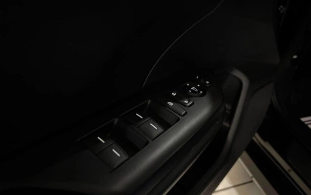 imagem-https://www.socarrao.com.br/sc-vehicle-images-prod/2025996/1789065702792-8162961_7_B_6e1a3ac8af.jpeg