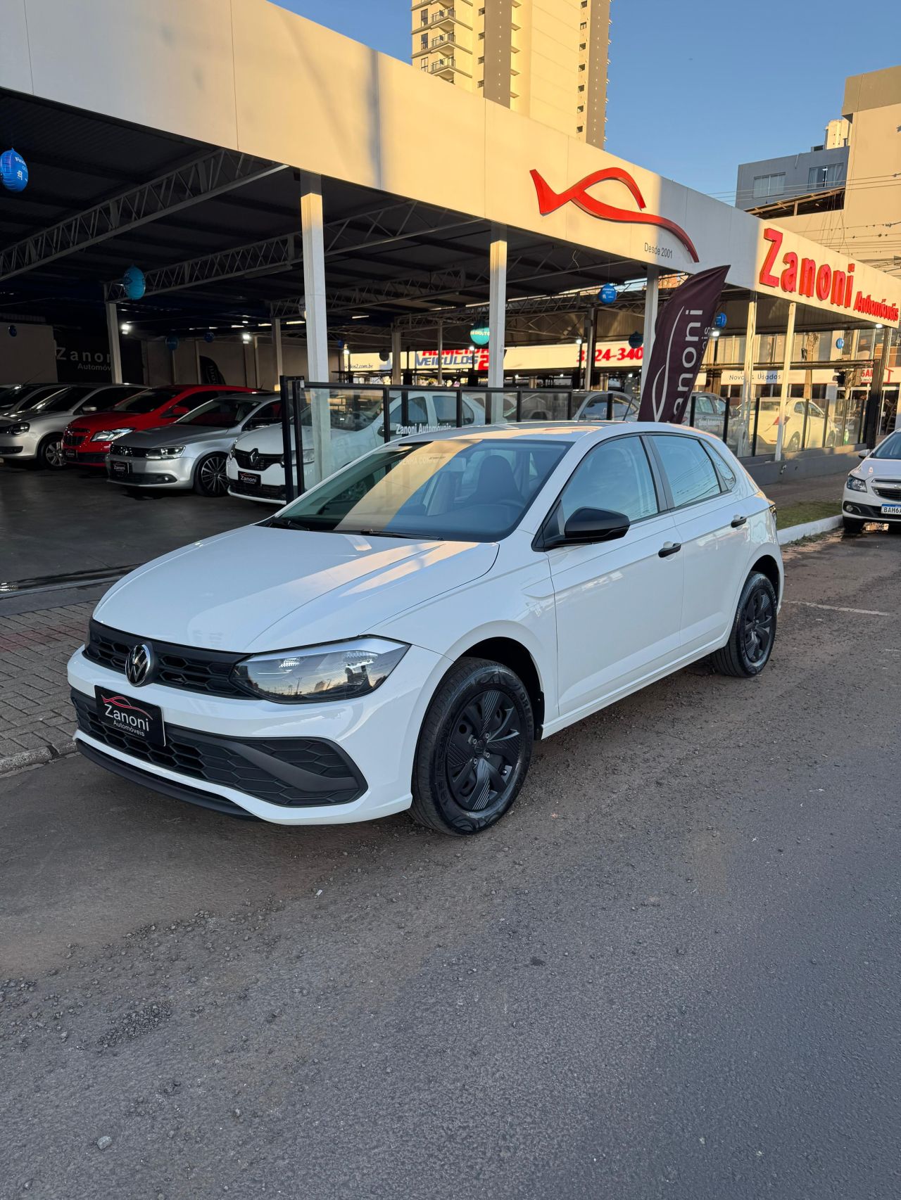 Volkswagen Polo Track 1.0 Flex 12V 5p na cor Branco em Chapecó / SC - 20260