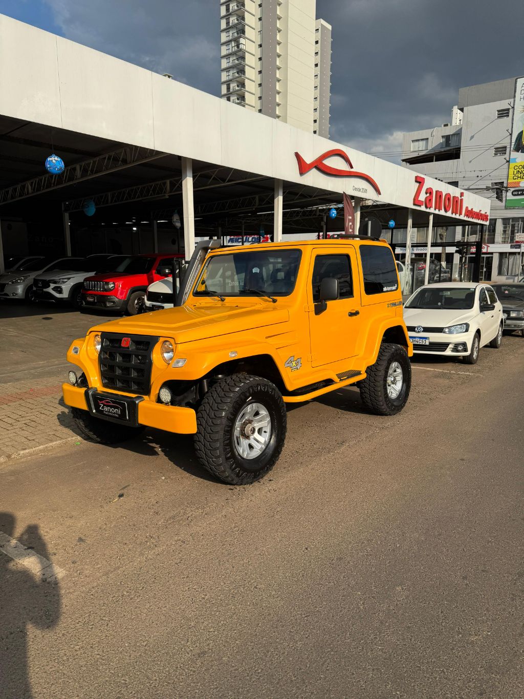 Troller T-4 2013 Amarelo — foto 1 de 3