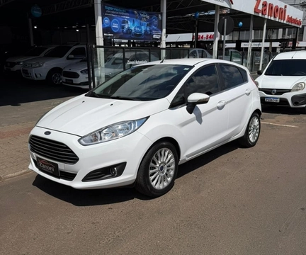 Ford Fiesta 2016 Branco — foto 1 de 3
