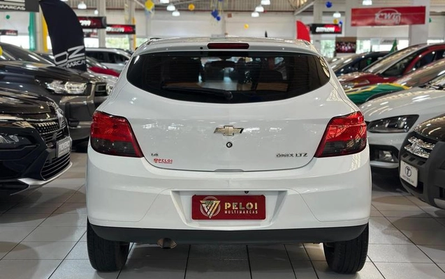 imagem-https://www.socarrao.com.br/sc-vehicle-images-prod/2026859/1787086675978-8164923_9_B_d85e699e04.jpeg