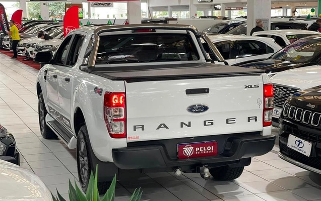 imagem-https://www.socarrao.com.br/sc-vehicle-images-prod/2027003/1788621420421-8164959_0_B_62776e3f00.jpeg