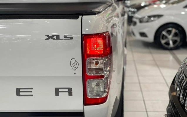 imagem-https://www.socarrao.com.br/sc-vehicle-images-prod/2027003/1788621420549-8164959_2_B_84fd2c0924.jpeg
