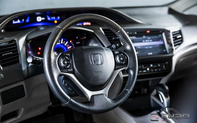 imagem-https://www.socarrao.com.br/sc-vehicle-images-prod/2027260/1781015075329-bb282b1a33a8421bbfe6cbb79b9a8513_1780921237538.jpg