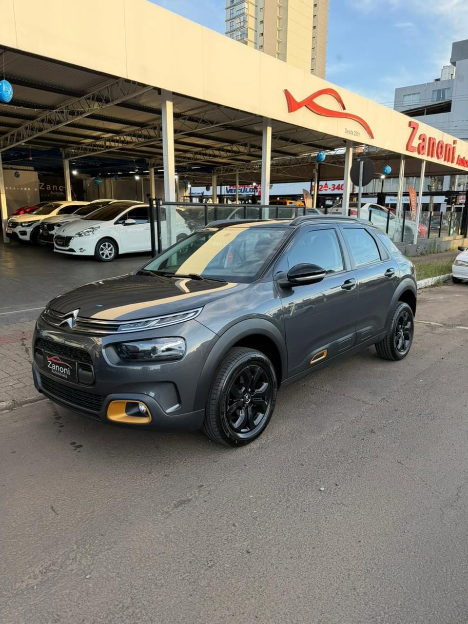 Citroën C4 Cactus 2022 Cinza — foto 1 de 3
