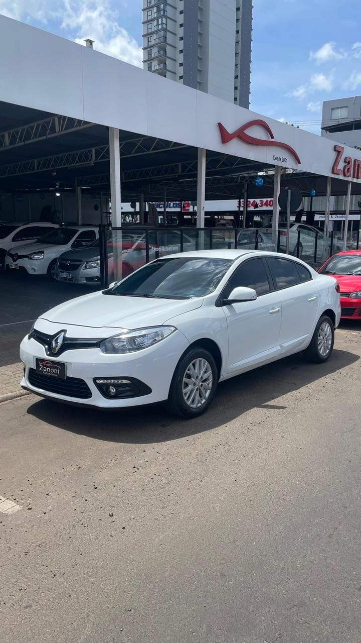 Renault Fluence 2018 Branco — foto 1 de 3