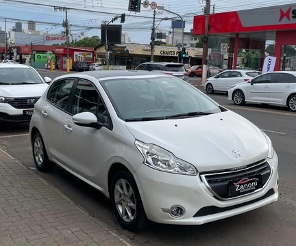 Peugeot 208 2014 Branco — foto 1 de 3