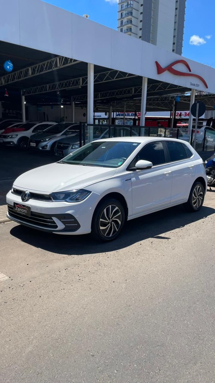 Volkswagen Polo Highline 200 TSI 1.0 Flex 12V Aut. na cor Branco em Chapecó / SC - 20293