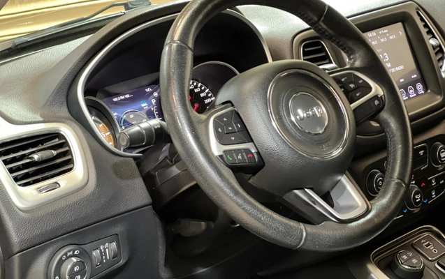 imagem-https://www.socarrao.com.br/sc-vehicle-images-prod/2030285/1781027454993-FIhBULv7cm1pqsJIefMV5VGlNF2CfMRF.jpg