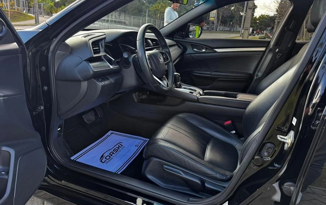 imagem-https://www.socarrao.com.br/sc-vehicle-images-prod/2030972/1789065730006-8170307_13_B_4ec524ca59.jpeg