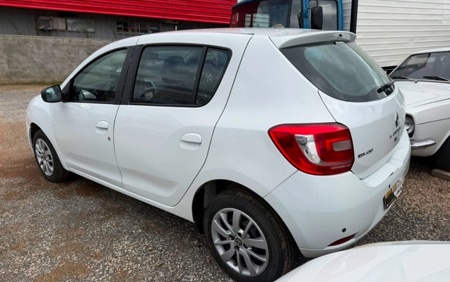 imagem-https://www.socarrao.com.br/sc-vehicle-images-prod/2031124/1781030610205-OTEwNmQ5ZjMtOTNhNi00ODk3LWE5NTktMjk4YmQwZjE3NWVlLmpmaWY.jfif