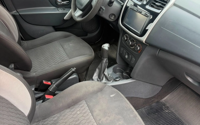 imagem-https://www.socarrao.com.br/sc-vehicle-images-prod/2031124/1781030610636-OWE4NTllNDYtMGE3OS00ODdmLWEwMmItY2ViOTU5ZjgxOTU4LmpmaWY.jfif
