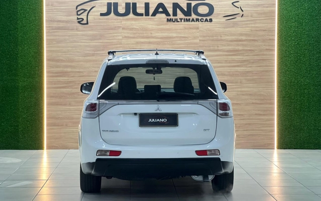 imagem-https://www.socarrao.com.br/sc-vehicle-images-prod/2031525/1787925905992-qQqlxuE1WLOC6fqZjjiLKYmPpYJgHRZH.jpg