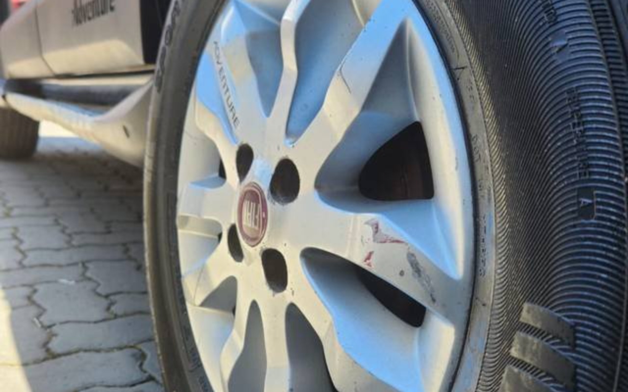 imagem-https://www.socarrao.com.br/sc-vehicle-images-prod/2031609/1781032786146-NTk4Njg4NjMxXzE1Nzc2ODA2ODY1ODgzMzFfNTYzNzk1NTk4OTMyNjA2MTYwOV9uLmpwZw.jpg