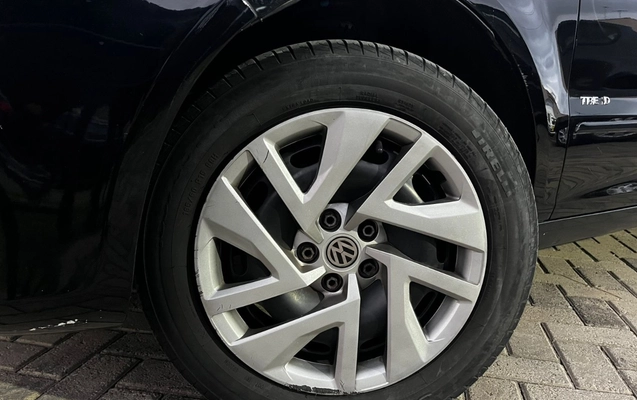 imagem-https://www.socarrao.com.br/sc-vehicle-images-prod/2031708/1781032938030-OGFlNWNiY2EtNmFkNy00NmMzLTgwN2MtMTY5NDQyNmZjNTM3LmpwZWc.jpeg