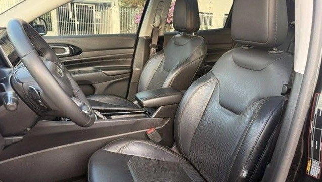 imagem-https://www.socarrao.com.br/sc-vehicle-images-prod/2032279/1786137793597-8171127_16_B_beda2e1579.jpeg