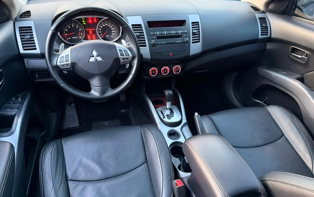 imagem-https://www.socarrao.com.br/sc-vehicle-images-prod/2032973/1781038085801-V2hhdHNBcHAgSW1hZ2UgMjAyNi0wNi0wOSBhdCAxNy4yNi41NCAoNCkuanBlZw.jpeg