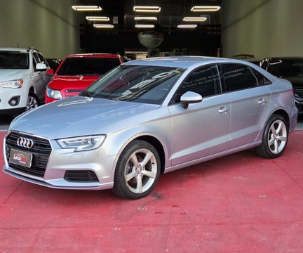 Audi A3 2017 Prata — foto 1 de 3