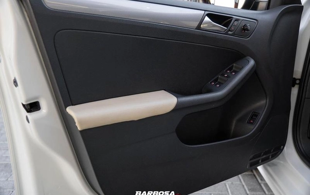 imagem-https://www.socarrao.com.br/sc-vehicle-images-prod/2034281/1781043723519-8169704_10_B_ae3121dcc5.jpeg