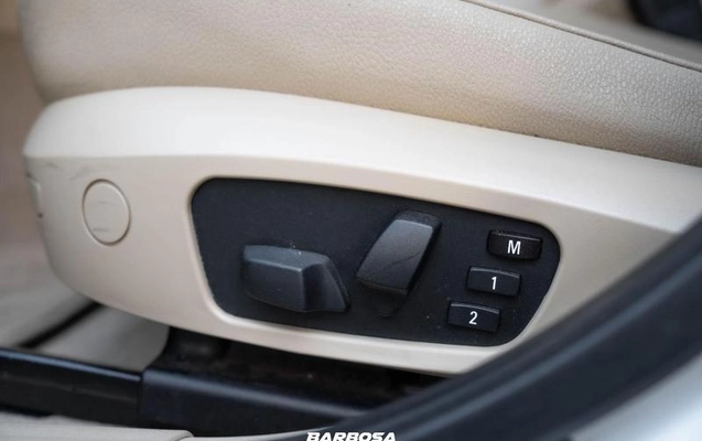 imagem-https://www.socarrao.com.br/sc-vehicle-images-prod/2034491/1789151362678-8171842_13_B_47d4480a0d.jpeg
