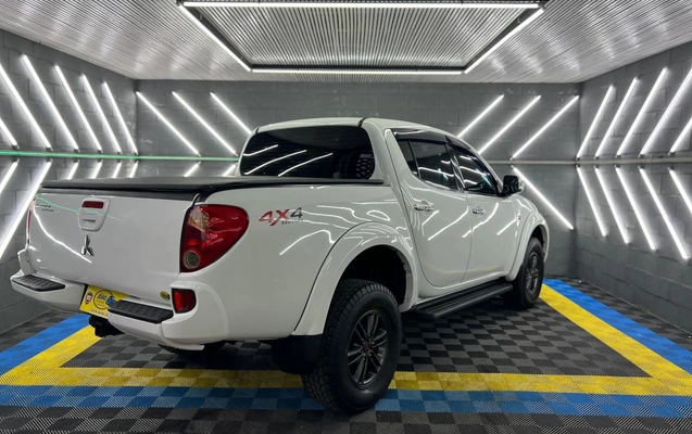 imagem-https://www.socarrao.com.br/sc-vehicle-images-prod/20348/1785957968859-gb-1c87f8d.jpeg