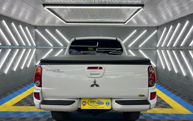 imagem-https://www.socarrao.com.br/sc-vehicle-images-prod/20348/1785957968862-gb-b2fb994.jpeg