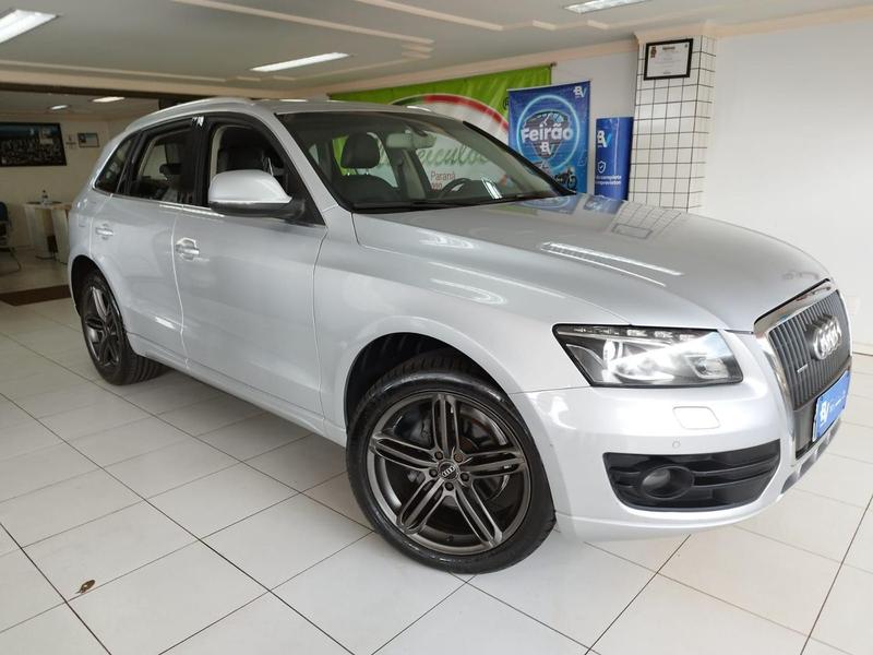 Audi Q5 Perf. Black 2.0 TFSIe S.Tr. Qt (Hib.) na cor Prata em Cascavel / PR - 20387