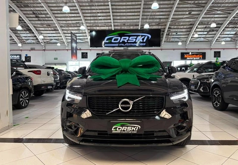 Volvo XC40 2022 Preto — foto 1 de 3